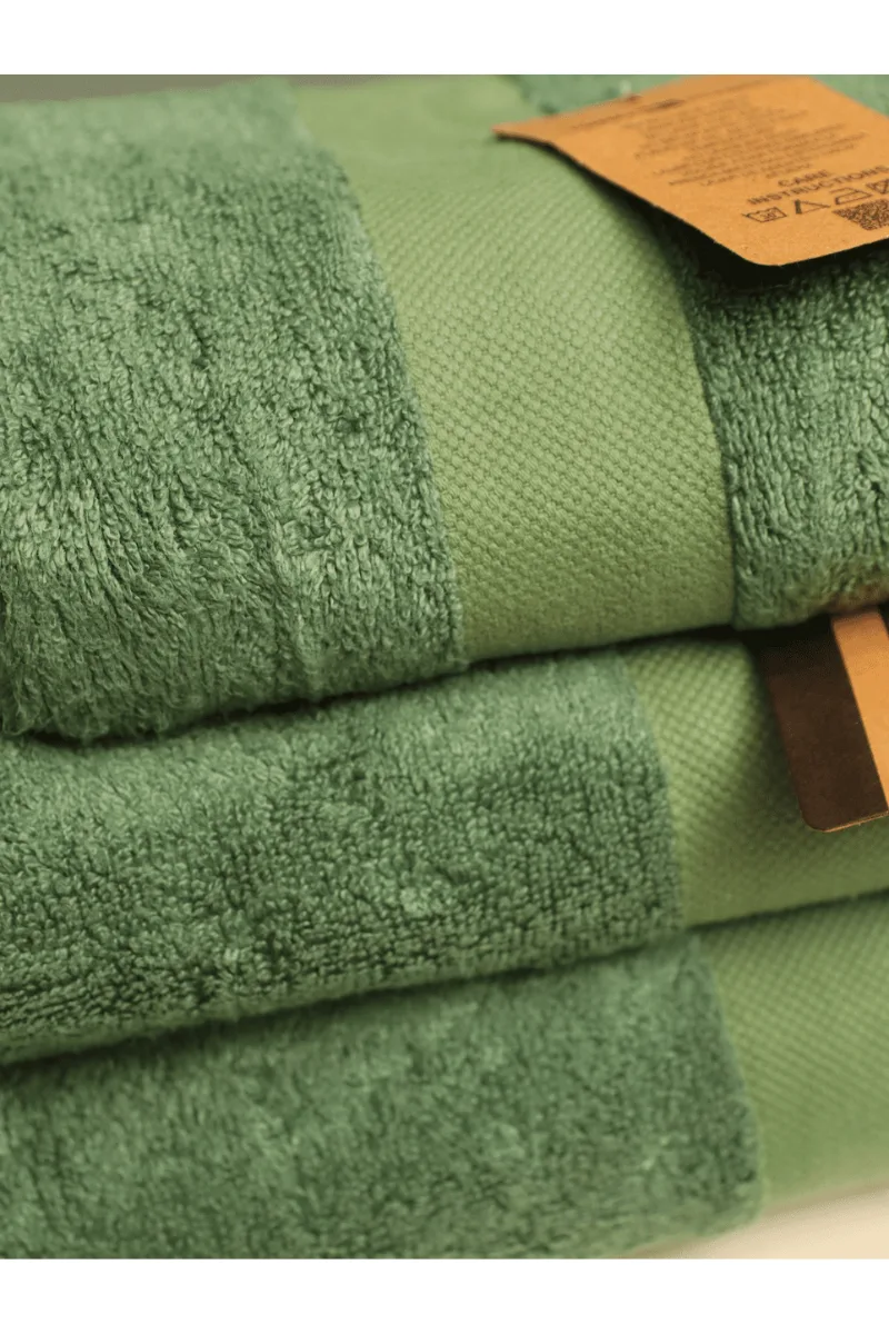 Prev Next Green Cotton Towel Set – Pack of 3, Soft & Absorbent - Image 3
