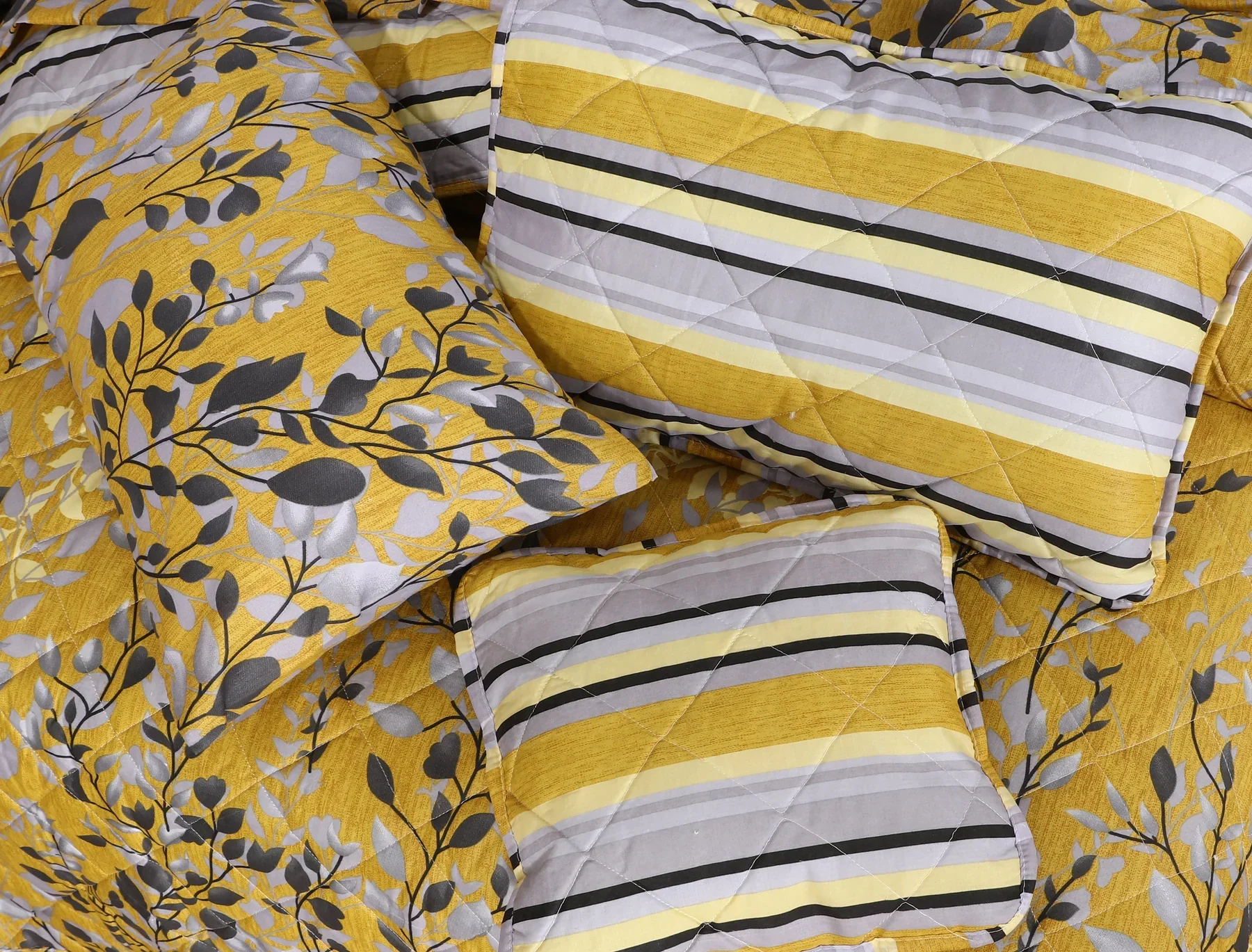 SIGNATURE YELLOW LEAF COTTON COMFORTER SET-7PCS - Image 4